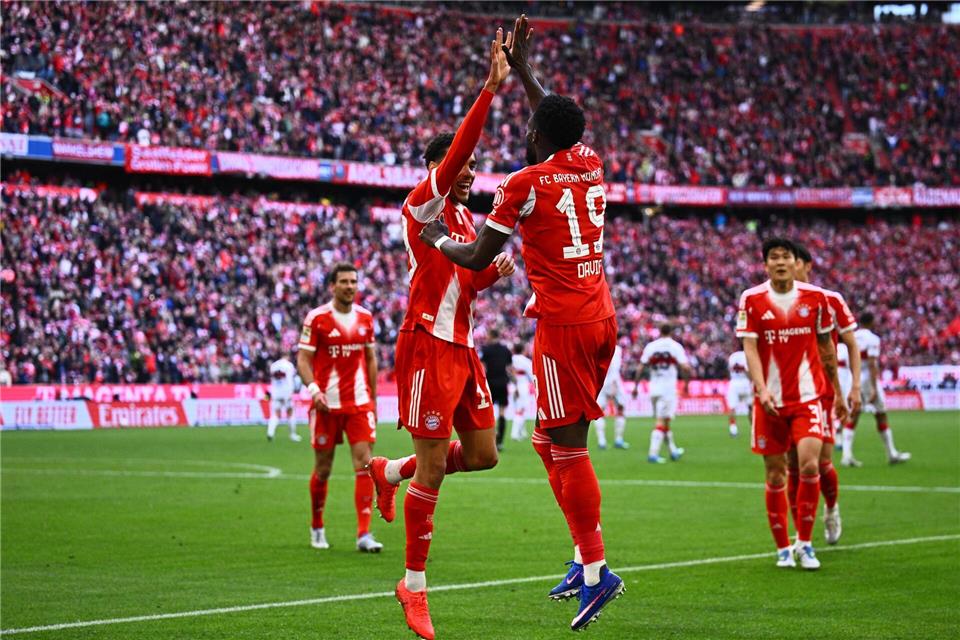 Jamal Musiala (r) glänzt für den FC Bayern.Tom Weller/dpa