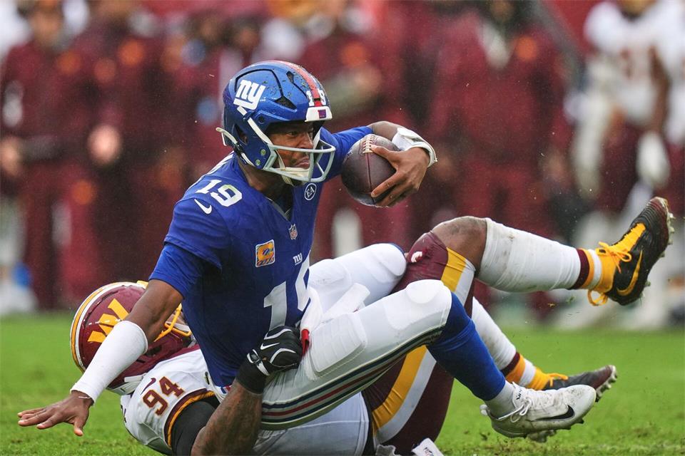 Jameis Winston spielte stark gegen die Commanders.Stephanie Scarbrough/AP/dpa