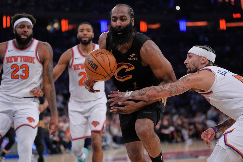 James Harden und die Cavs verloren komplett die Kontrolle - trotz 22 Punkten Vorsprung.Seth Wenig/AP/dpa