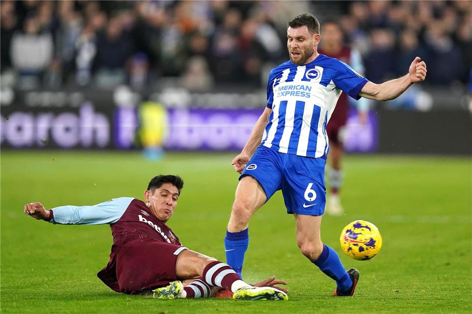 James Milner (r) beendet nach 24 Jahren seine Premier-League-Karriere. (Archivbild)Mike Egerton/PA Wire/dpa