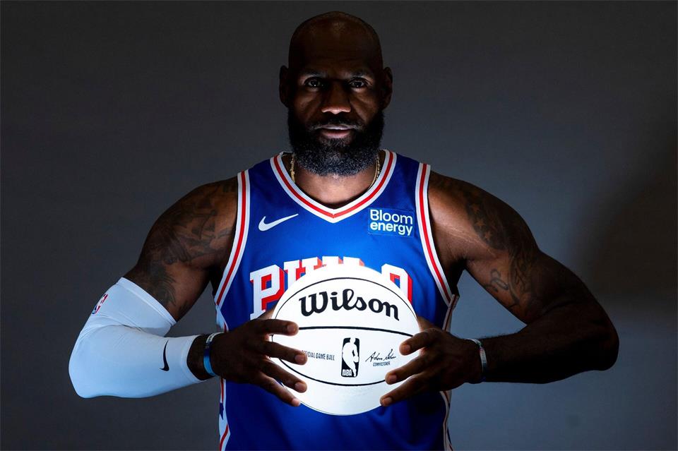 James spielt künftig für die Sixers. (Archivbild)Chris Szagola/AP/dpa
