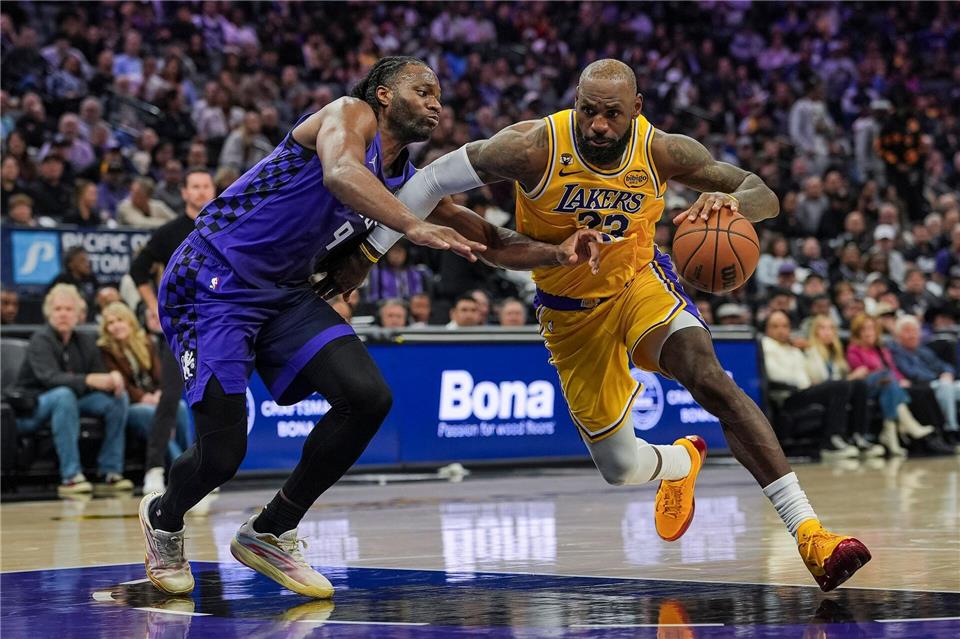 James und die Lakers taten sich schwer bei den Sacramento Kings.Justine Willard/AP/dpa