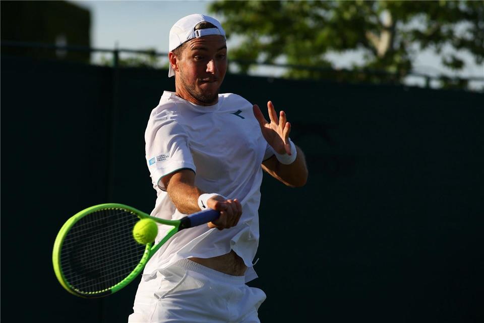 Jan-Lennard Struff gewinnt sein hart umkämpftes Zweitrunden-Spiel in fünf Sätzen.Frank Molter/dpa
