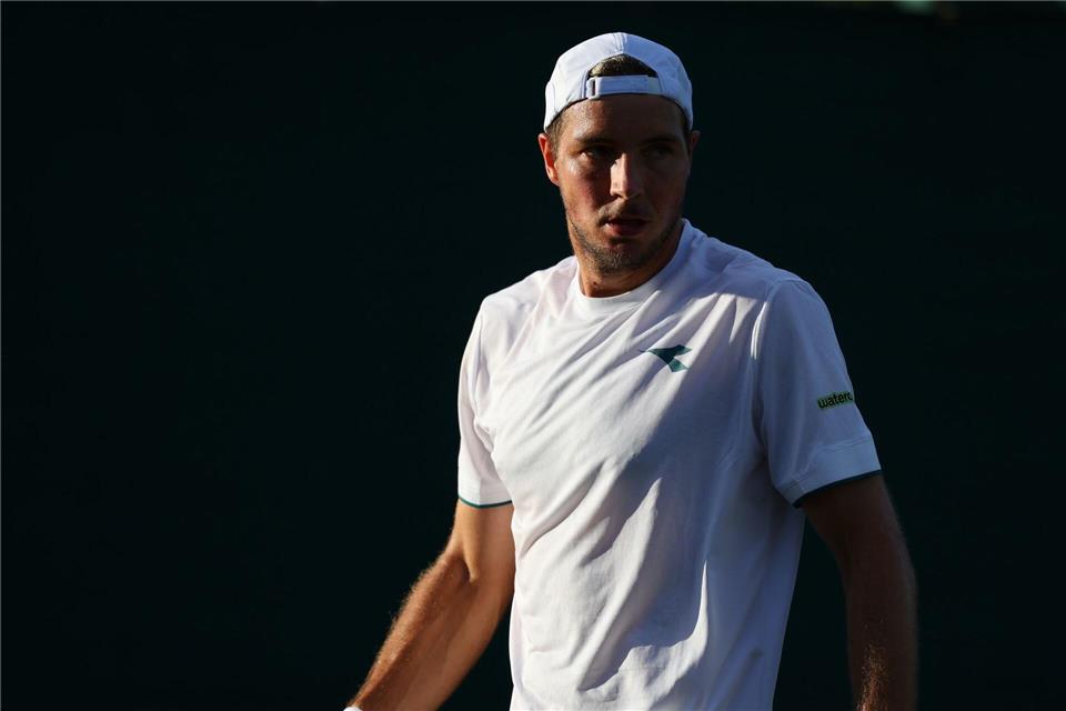 Jan-Lennard Struff muss den fünften Satz gegen US-Profi Brandon Nakashima am Donnerstag spielen.Frank Molter/dpa