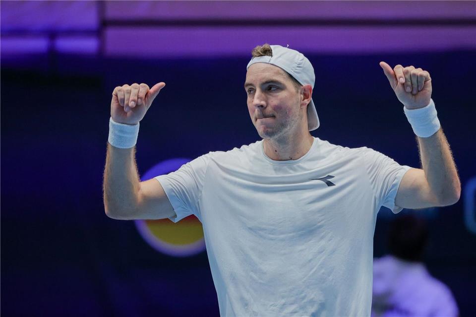 Jan-Lennard Struff steht beim Tennis-Turnier in Rotterdam im Achtelfinale.Rolf Vennenbernd/dpa