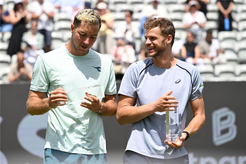 Jan-Lennard Struff und Yannick Hanfmann feierten in Stuttgart den Titel im DoppelMarijan Murat/dpa
