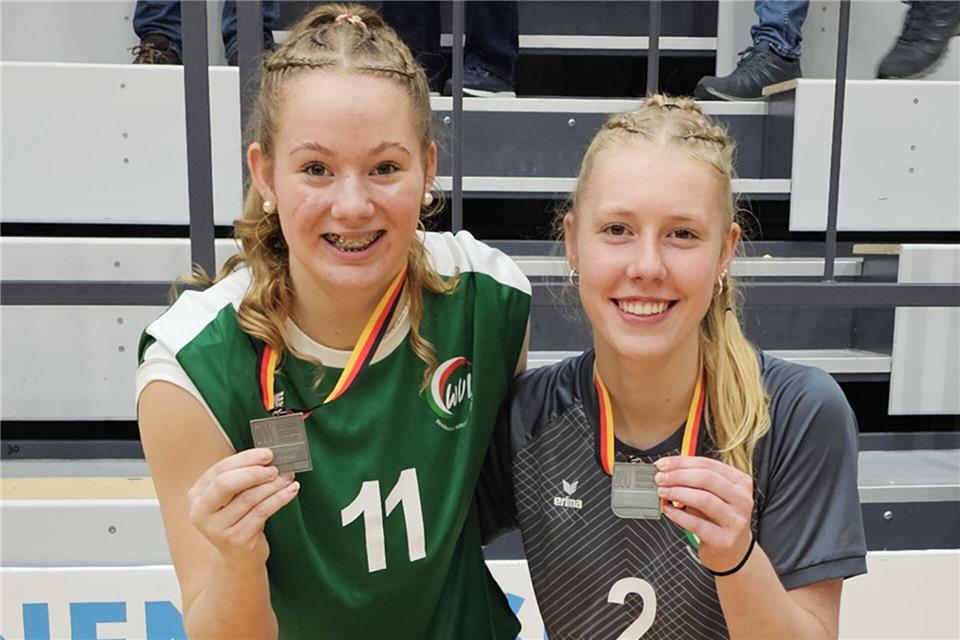Jana Reßmann und Antonia Tebroke (rechts, beide RSV Borken) überzeugten mit der WVV-Auswahl beim Bundespokal.