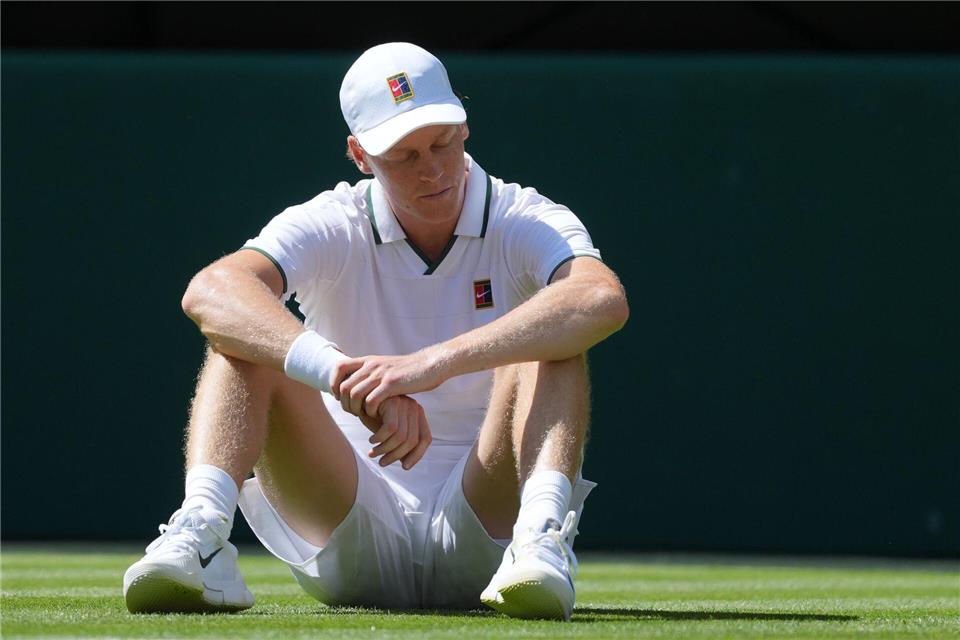 Jannik Sinner kam in der ersten Runde ins Wanken.Kin Cheung/AP/dpa