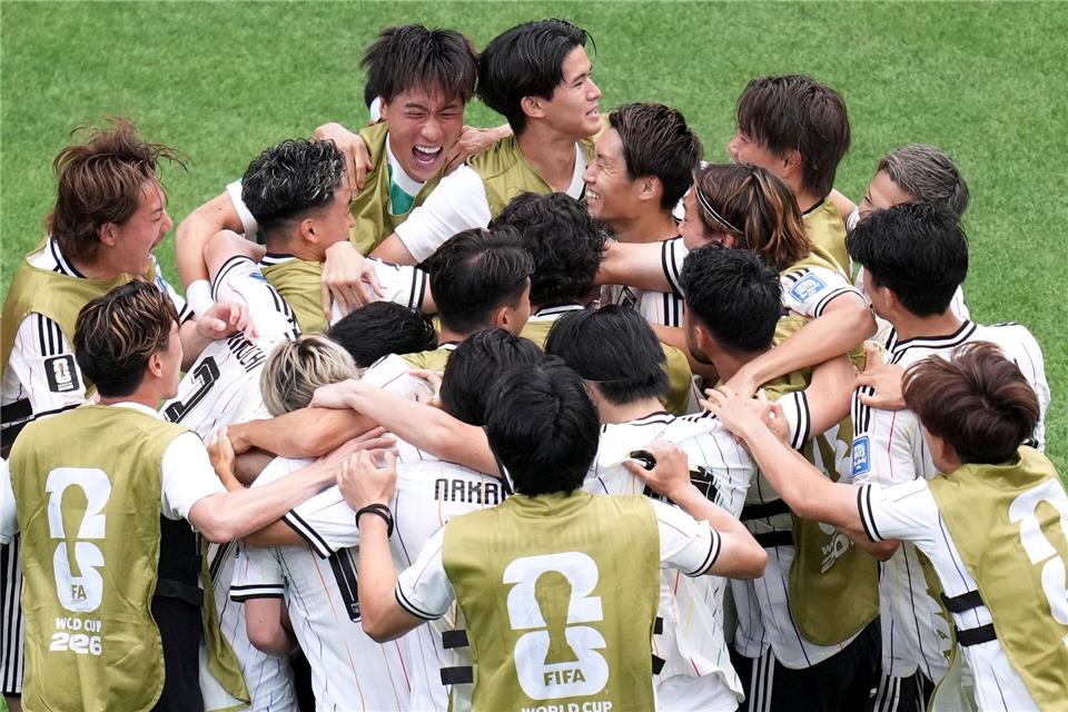 Japan feierte das 1:0 durch Bundesliga-Profi Sano.Eric Smith/FR171023 AP/AP/dpa