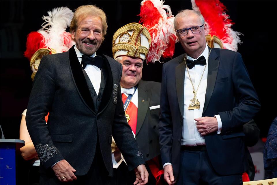 Jauch erhielt 2025 den Karl-Valentin-Orden - die Laudatio hielt sein Freund Thomas Gottschalk. (Archivbild)Sven Hoppe/dpa