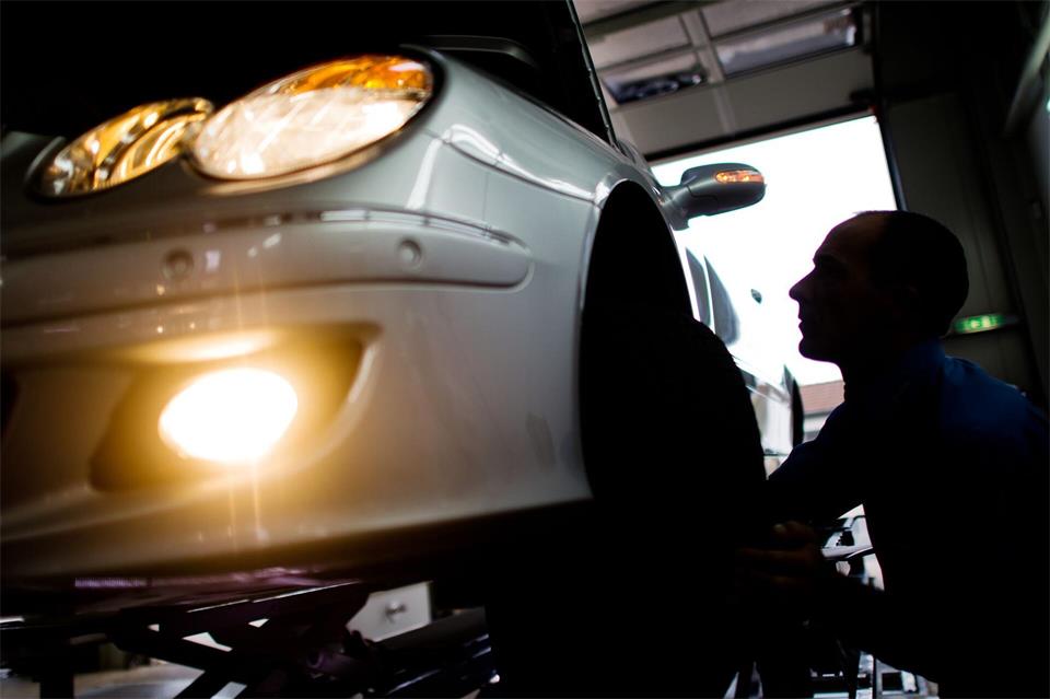 Je besser die Lichtanlage, desto sicherer können Autofahrer in den Herbst und Winter starten.Julian Stratenschulte/dpa/dpa-tmn
