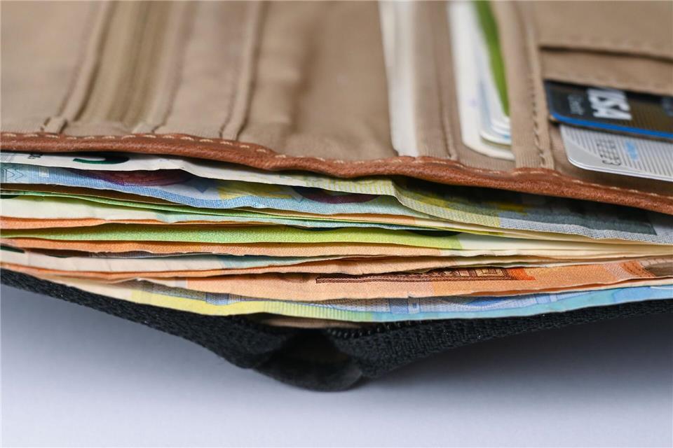 Je höher die Inflation, umso geringer die Kaufkraft der Menschen. (Symbolbild)Patrick Pleul/dpa-Zentralbild/dpa