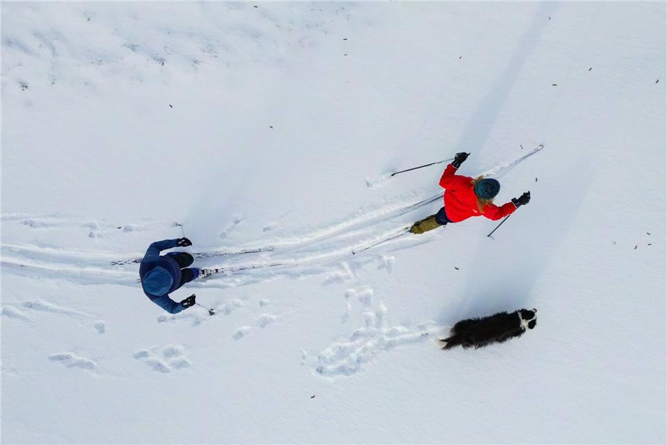 Je nach Gebiet gab es an 20 bis 40 Tagen eine geschlossene Schneedecke. (Archivbild)Patrick Pleul/dpa