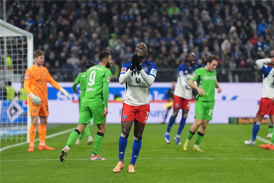 Jean-Luc Dompé (M, Hamburger SV) reagiert nach einer verpassten Chance.Marcus Brandt/dpa