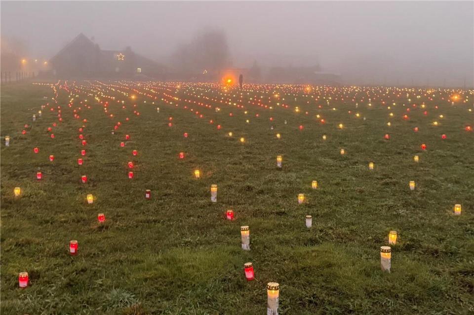 Jede Kerze steht für ein im KZ Auschwitz ermordetes Kind.