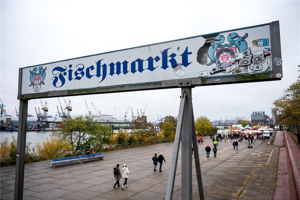 Jeden Sonntag ist in Hamburg von 5.00 bis 9.30 Uhr Fischmarkt. Auch bei großer Hitze? (Archivbild)Daniel Bockwoldt/dpa
