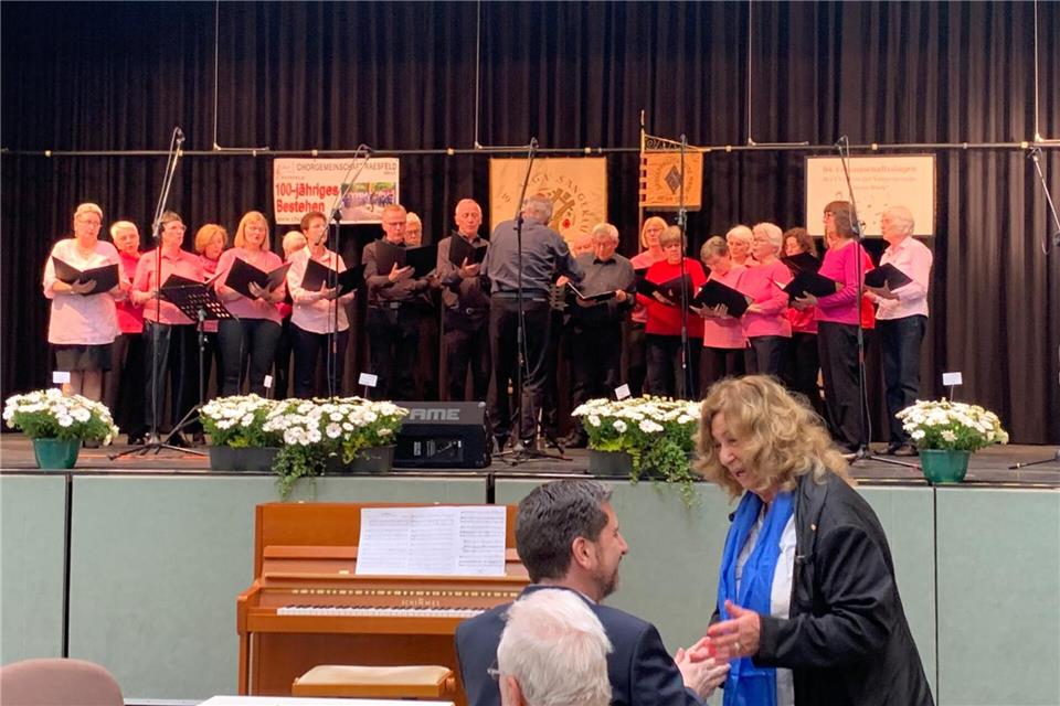 Jeder Chor konnte drei Lieder auf der Bühne zu Gehör bringen.