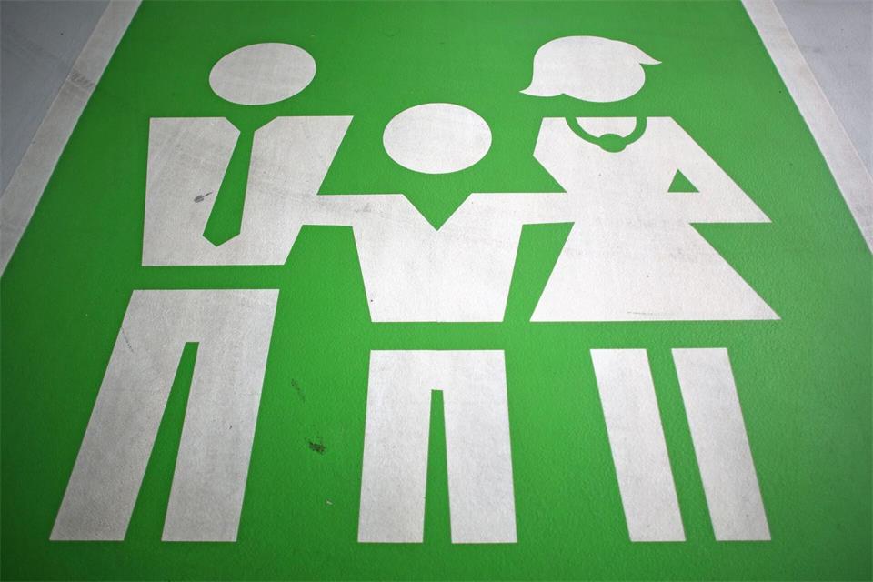 Jeder oder jede zweite lebt in einer Familie. (Symbolbild)picture alliance / Jan Woitas/dpa-Zentralbild/dpa