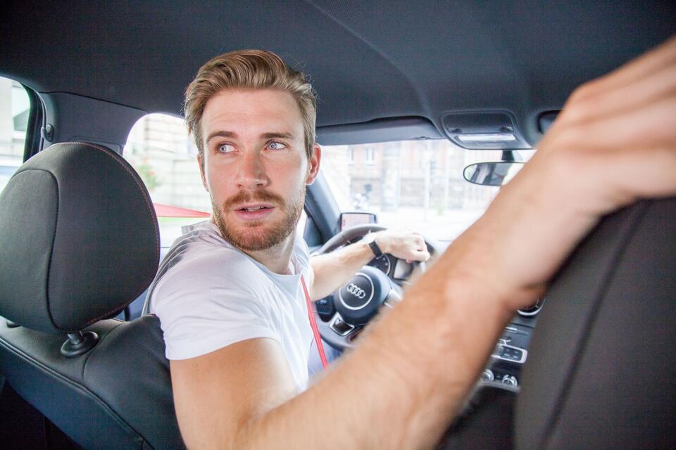 Jedes Auto hat eine bestimmte Typklasse, die sich auf die Versicherungsbeiträge auswirken kann - und jährlich neu berechnet wird.Christin Klose/dpa-tmn