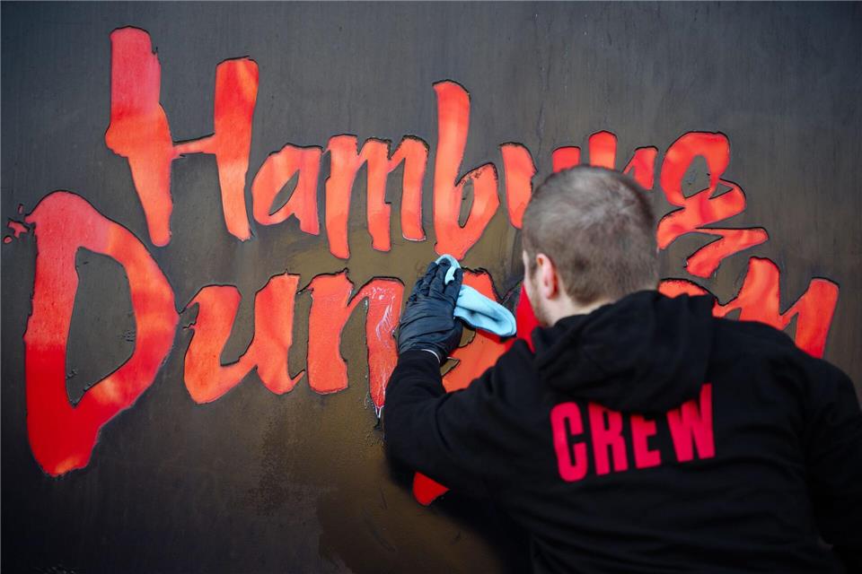 Jedes Jahr aufs Neue: Der große Frühjahrsputz des Hamburg Dungeon.Gregor Fischer/dpa