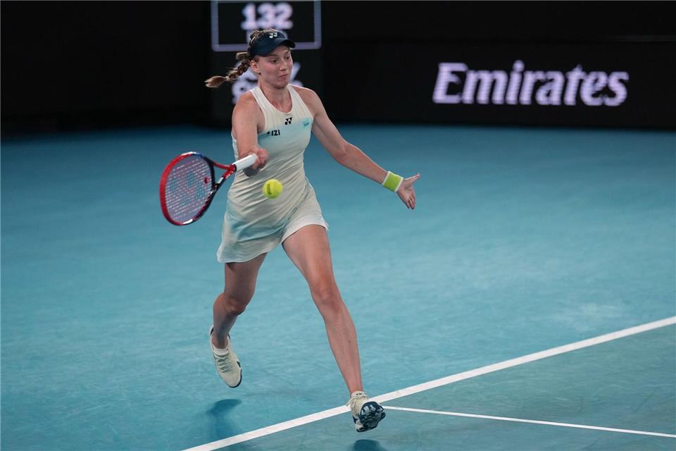 Jelena Rybakina steht wie 2023 im Finale der Australian Open.Dita Alangkara/AP/dpa