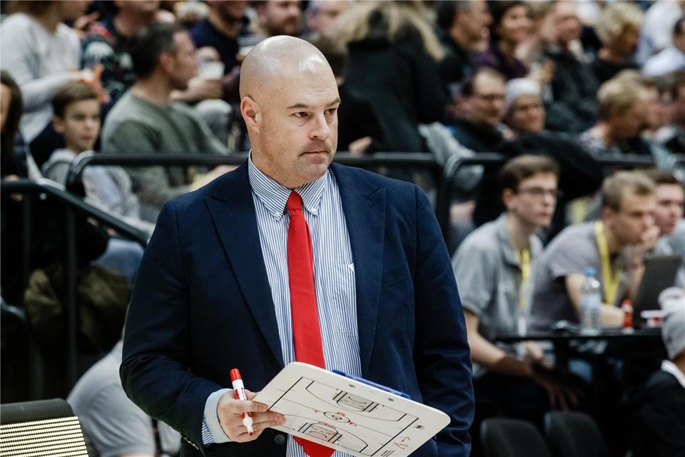 Jena-Trainer Mike Taylor durfte schon zuvor den Klassenerhalt feiern (Archivbild)Markus Scholz/dpa