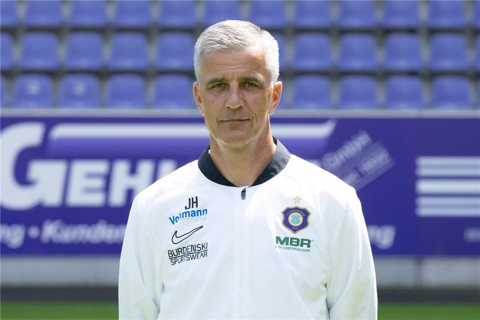Jens Härtel, Cheftrainer des FC Erzgebirge Aue, steht mächtig unter Druck. (Archivbild)Sebastian Kahnert/dpa