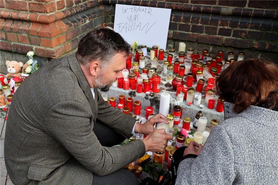 Jens-Peter Schulz, Pastor der Ev.-Luth. Pfarrgemeinde Güstrow, ist es ein Trost, dass die Menschen in Güstrow mit ihrer Trauer und Anteilnahme zusammenkommen.Bernd Wüstneck/dpa