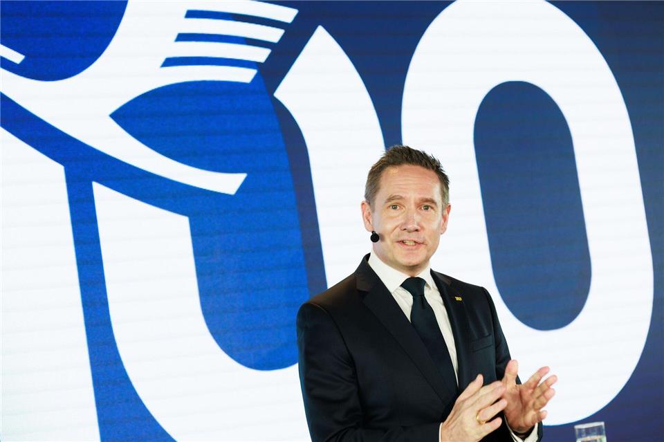 Jens Ritter, Chef der Lufthansa Airlines, präsentiert das neue Konzept. (Archivbild)Carsten Koall/dpa