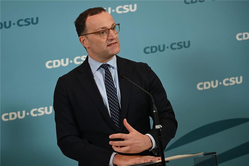 Union pocht auf Änderungen an Pistorius-Entwurf Jens Spahn weist darauf hin, dass der Bundestag bei dem Thema Wehrdienst das letzte Wort hat. (Archivbild)Niklas Graeber/dpa