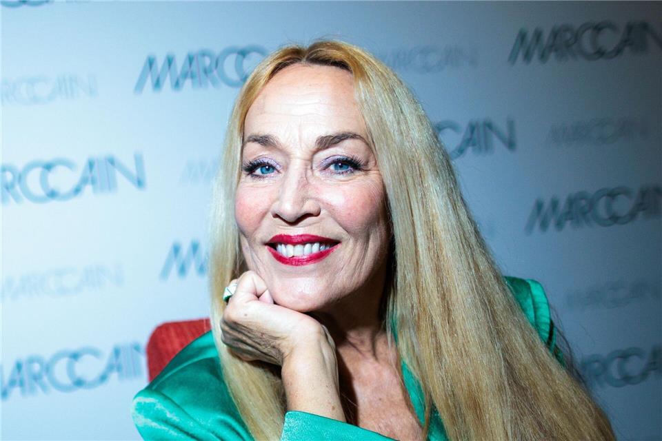 Jerry Hall fühlt sich in ihrer Rolle als Großmutter auch etwas in ihre Kindheit zurückversetzt.Carsten Koall/dpa