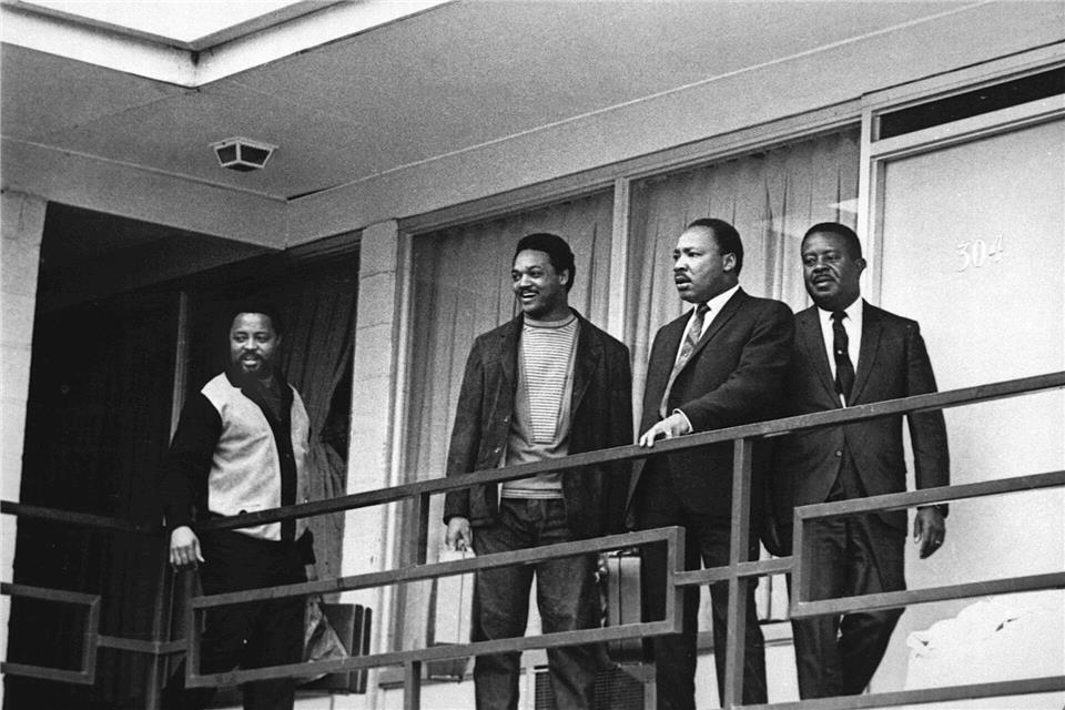 Jesse Jackson 1968 mit Martin Luther King. (Archivbild)Charles Kelly/AP/dpa
