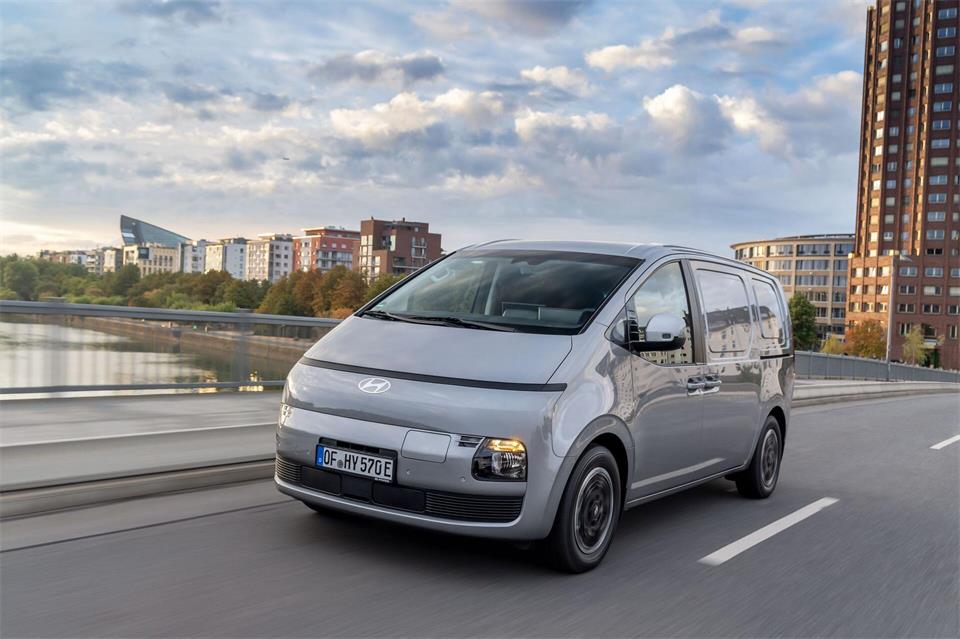 Jetzt auch elektrisch: Hyundai bietet den Staria mit Elektroantrieb ab 57.450 Euro an.Hyundai/dpa-tmn