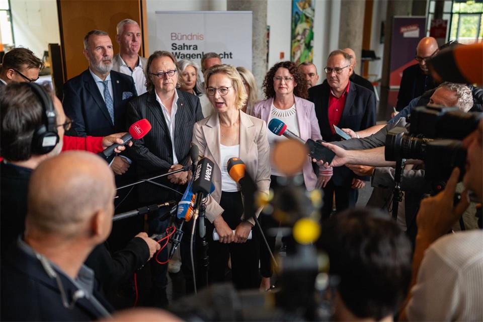 Jetzt ist es fix: Am 6. September sollen alle Mitglieder des BSW-Landesverbands nach Erfurt kommen. Den Sonderparteitag hatten auch die Landesvorsitzenden, Katja Wolf und Gernot Süßmuth, schon in Aussicht gestellt. (Archivbild)Jacob Schröter/dpa
