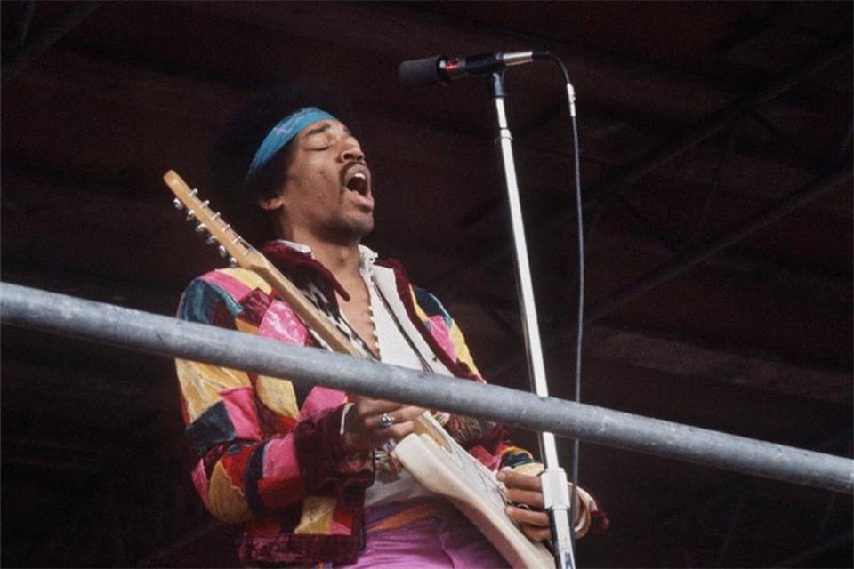 Jimi Hendrix beim Love-and-Peace-Festival auf Fehmarn. Foto: picture alliance / dpa