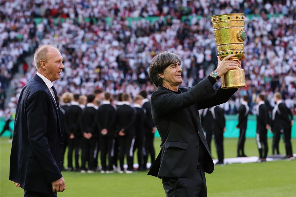 Joachim Löw war Trainer des VfB Stuttgart, als das Team 1997 zuletzt den DFB-Pokal gewann.Alex Grimm/Getty Images Europe/Pool/dpa
