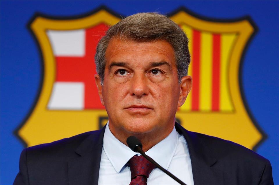 Joan Laporta hat den Wechsel von Karim Adeyemi gegenüber spanischen Medien bestätigt. (Archivbild) Joan Monfort/AP/dpa