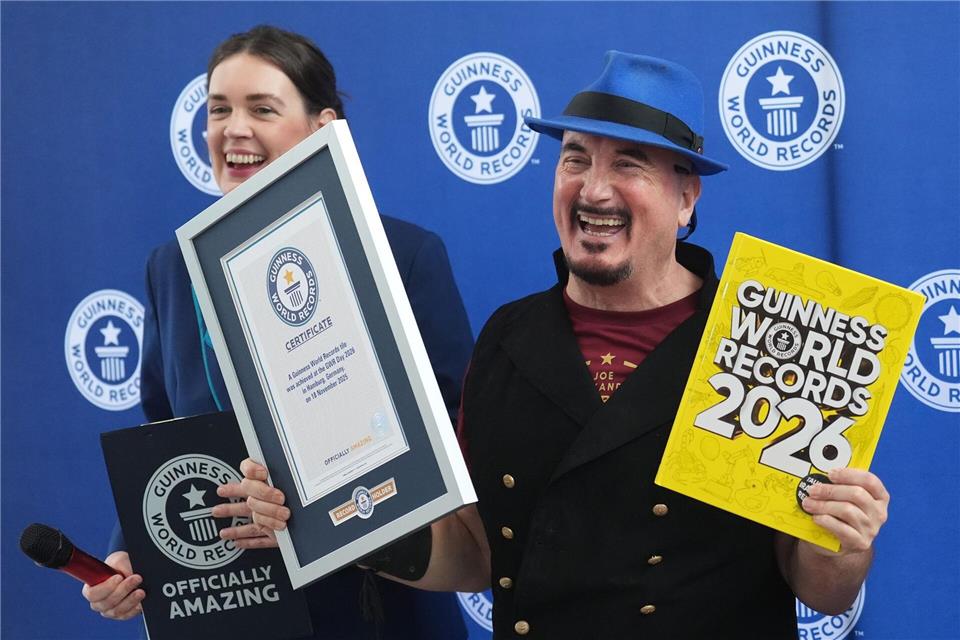 Joe Alexander schaffte seinen 60. Weltrekord.Marcus Brandt/dpa