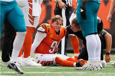 NFLスターバロウは、手術後に長い休憩を脅かします
