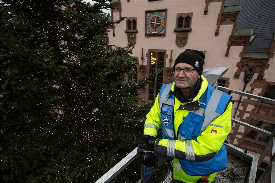 Jörg Renneissen hat von seinem Arbeitsplatz aus einen guten Ausblick.Hannes P. Albert/dpa