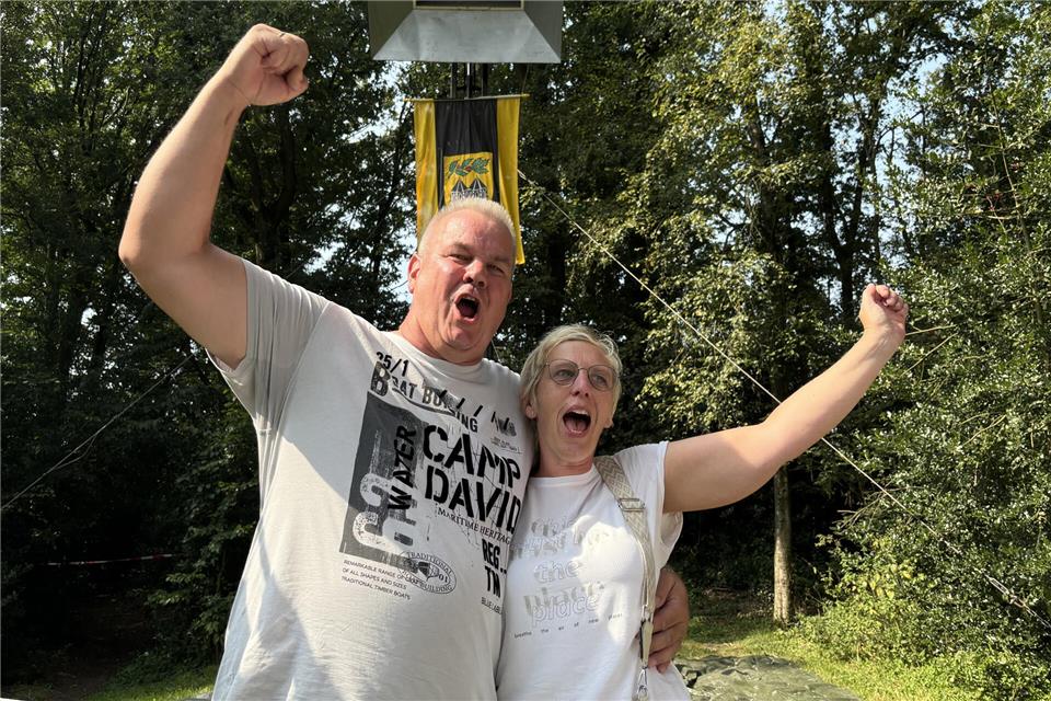 Maria Veener Schützen suchen ihren neuen König Jörg Robert feierte im vergangenen Jahr seinen Königsschuss, hier mit seiner Königin Nadine Bußkönning.
