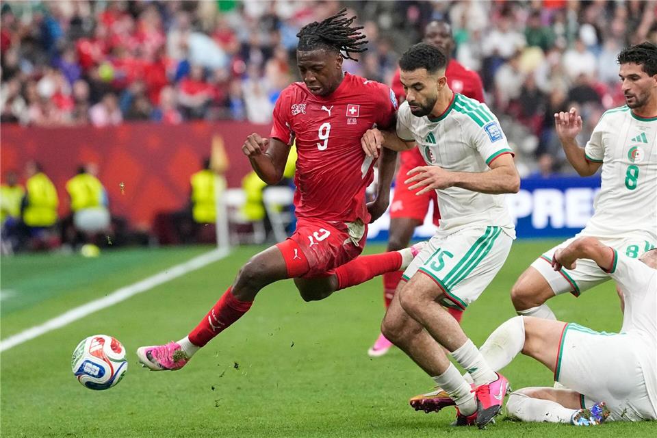 Johan Manzambi (l) fällt für das WM-Viertelfinale gegen Argentinien aus. (Archivbild)Lindsey Wasson/AP/dpa
