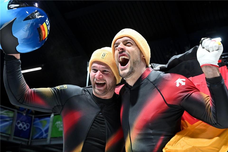 Johannes Lochner (l) hat nach dem Sieg im Zweierbob viel Selbstvertrauen. Robert Michael/dpa