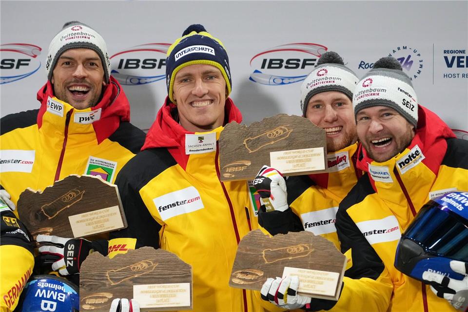 Johannes Lochner (r) fängt mit seiner Crew Francesco Friedrich im Viererbob-Weltcup in Lillehammer noch ab und gewinnt. (Archivbild)Andrew Medichini/AP/dpa
