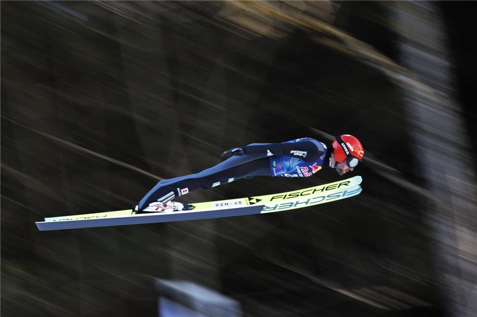 Johannes Rydzek flog auf 212,5 Meter.Erwin Scheriau/APA/dpa