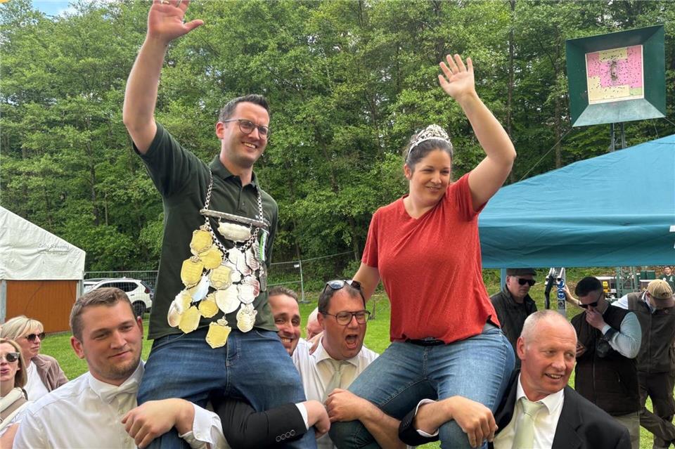 Johannes Wilger und Carolin Ehling sind das neue Königspaar in Ostendorf-Krückling.