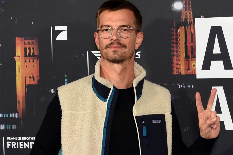 Joko Winterscheidt, Entertainer, bei der Verleihung der „About You“-Awards.