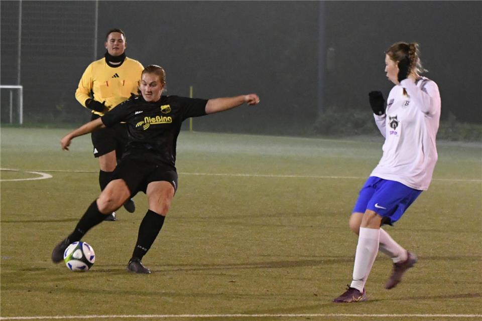 Joline Frohne hatte kurz vor der Pause die große Chancen, den FC Marbeck auf 1:2 heranzubringen.