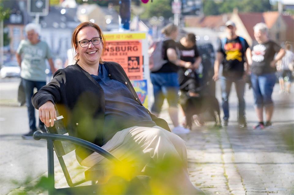 Jolyn Muijsers sieht sich, wie viele Eltern mit hohem Körpergewicht, häufig mit Vorurteilen, Zuschreibungen und gesellschaftlichen Erwartungen konfrontiert.Ulrich Perrey/dpa