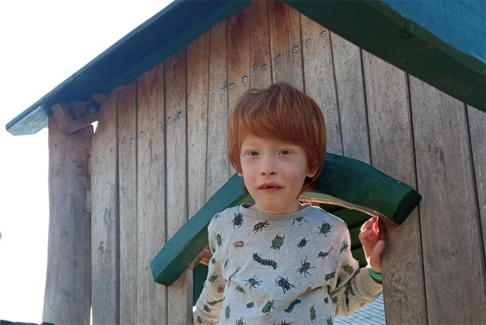Jonah Brinkmann ist jetzt fünf Jahre alt und geht in Bocholt in eine heilpädagogische Kita.